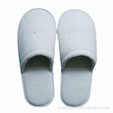 Comfortable Hotel Slippers, Customized Colors and Sizes Accepted, Different printings are Available